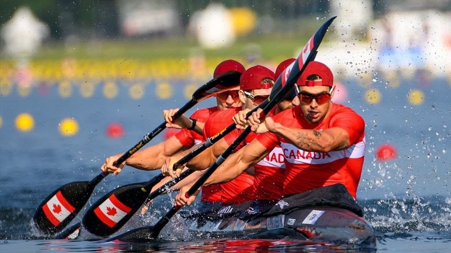 Laurent Lavigne frôle la finale avec son équipe lors du K-4 500 m